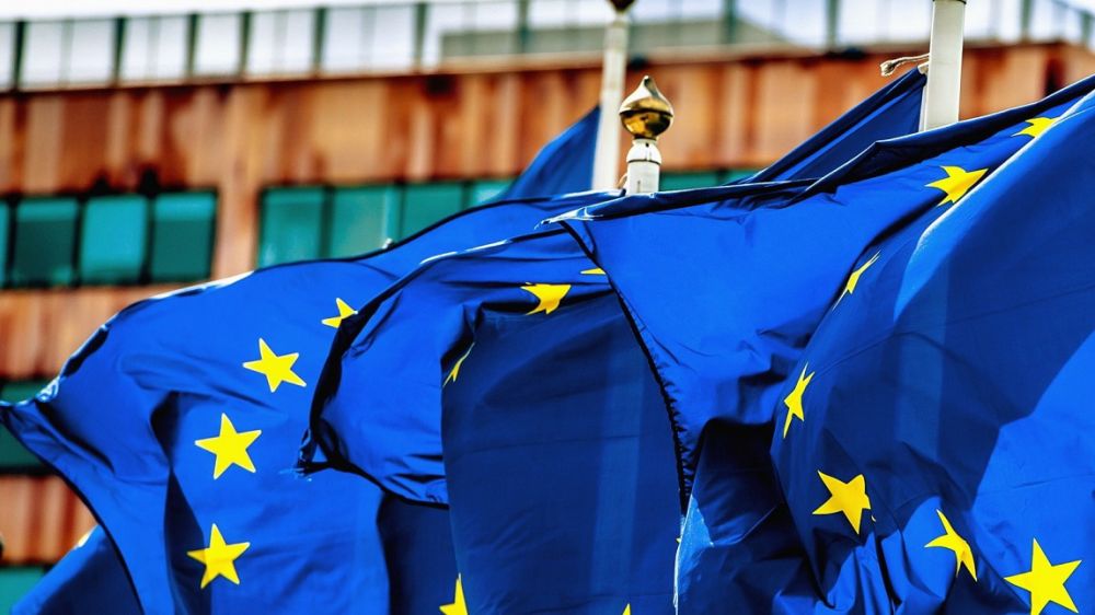 4032_332016_hgcjtatn2n_european_union_flag_26185279.jpg (77.05 Kb)