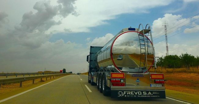 7083_truck-178751920.jpg (32.05 Kb)